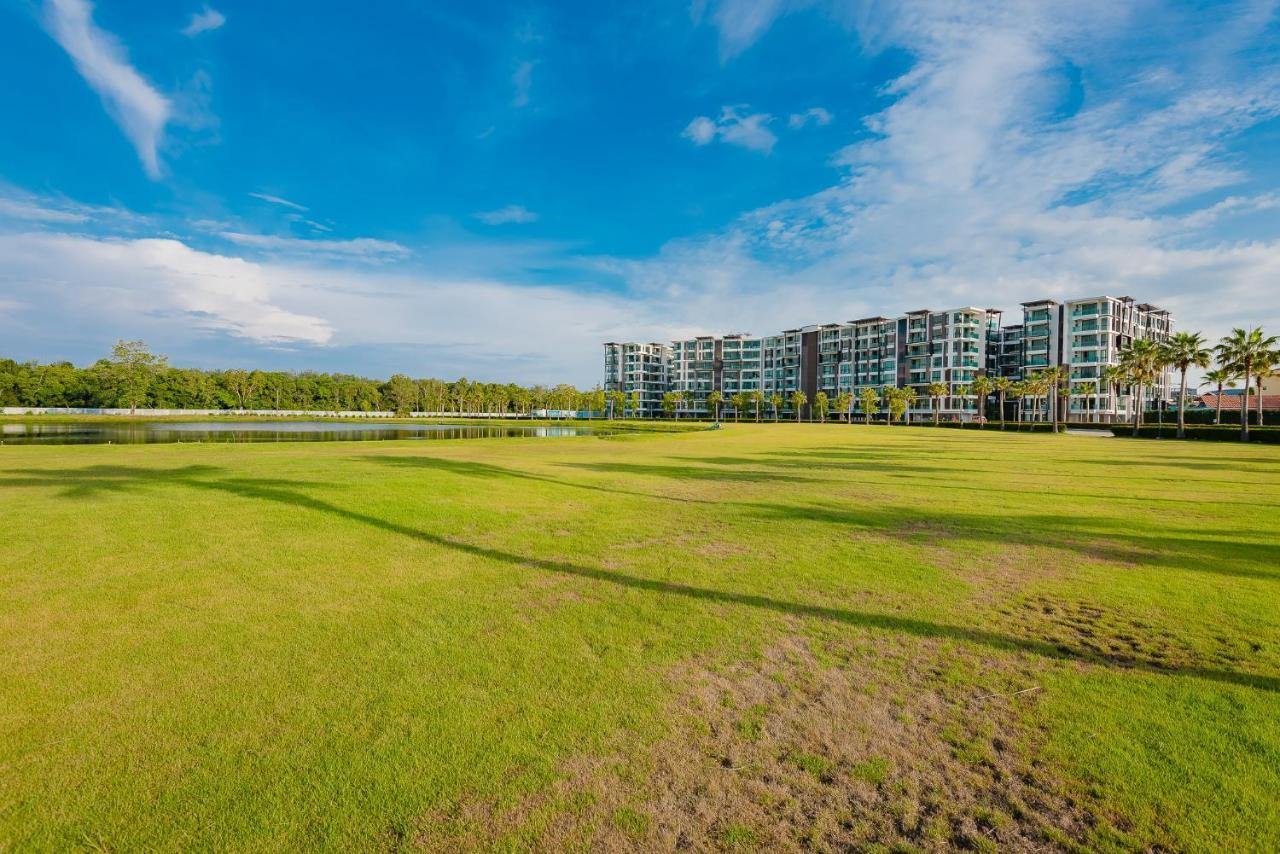 Wyndham Royal Lee Phuket Hotell Nai Yang Beach Exteriör bild