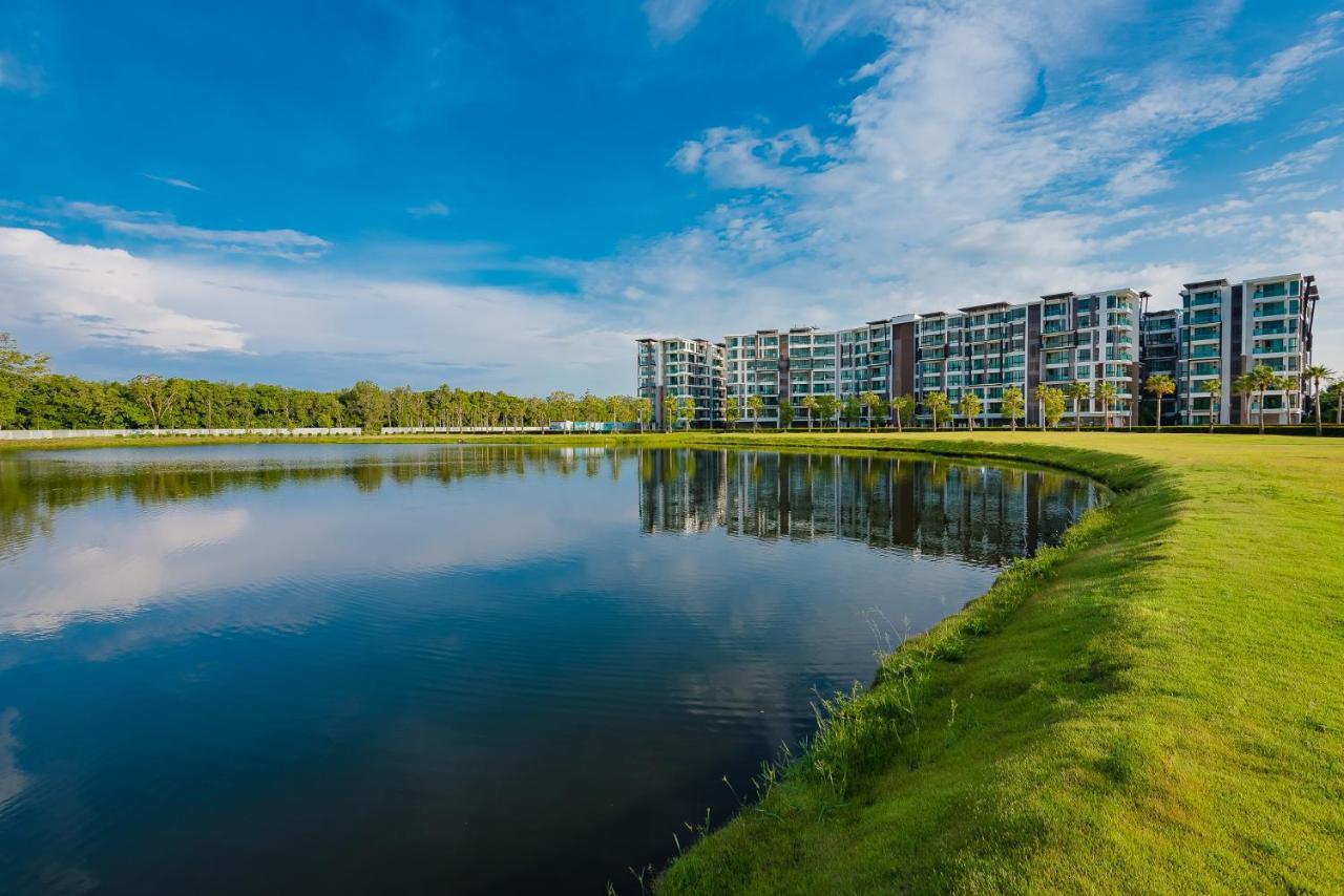 Wyndham Royal Lee Phuket Hotell Nai Yang Beach Exteriör bild